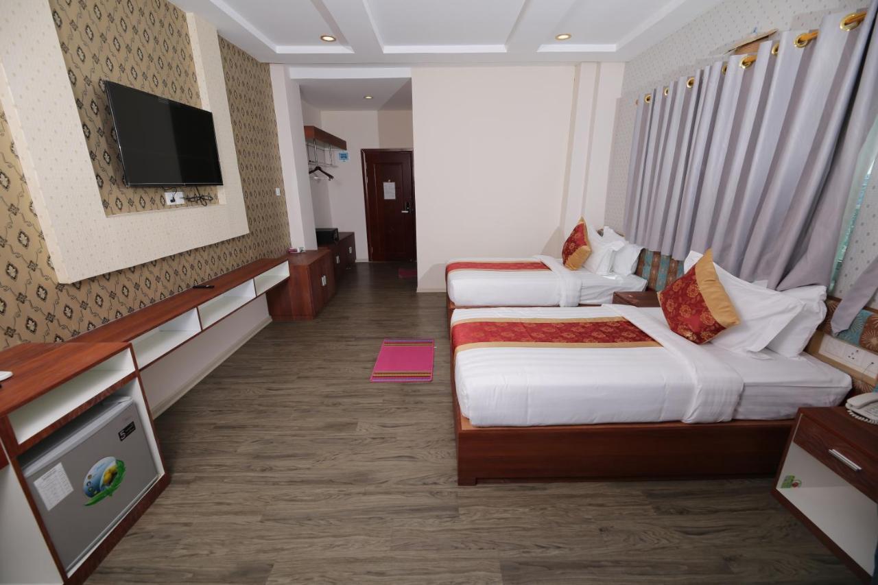 H Plus Hotel Янгон Екстериор снимка