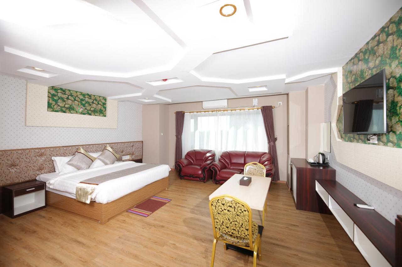 H Plus Hotel Янгон Екстериор снимка